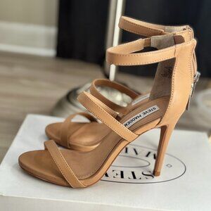 Steve Madden Feelya Natural